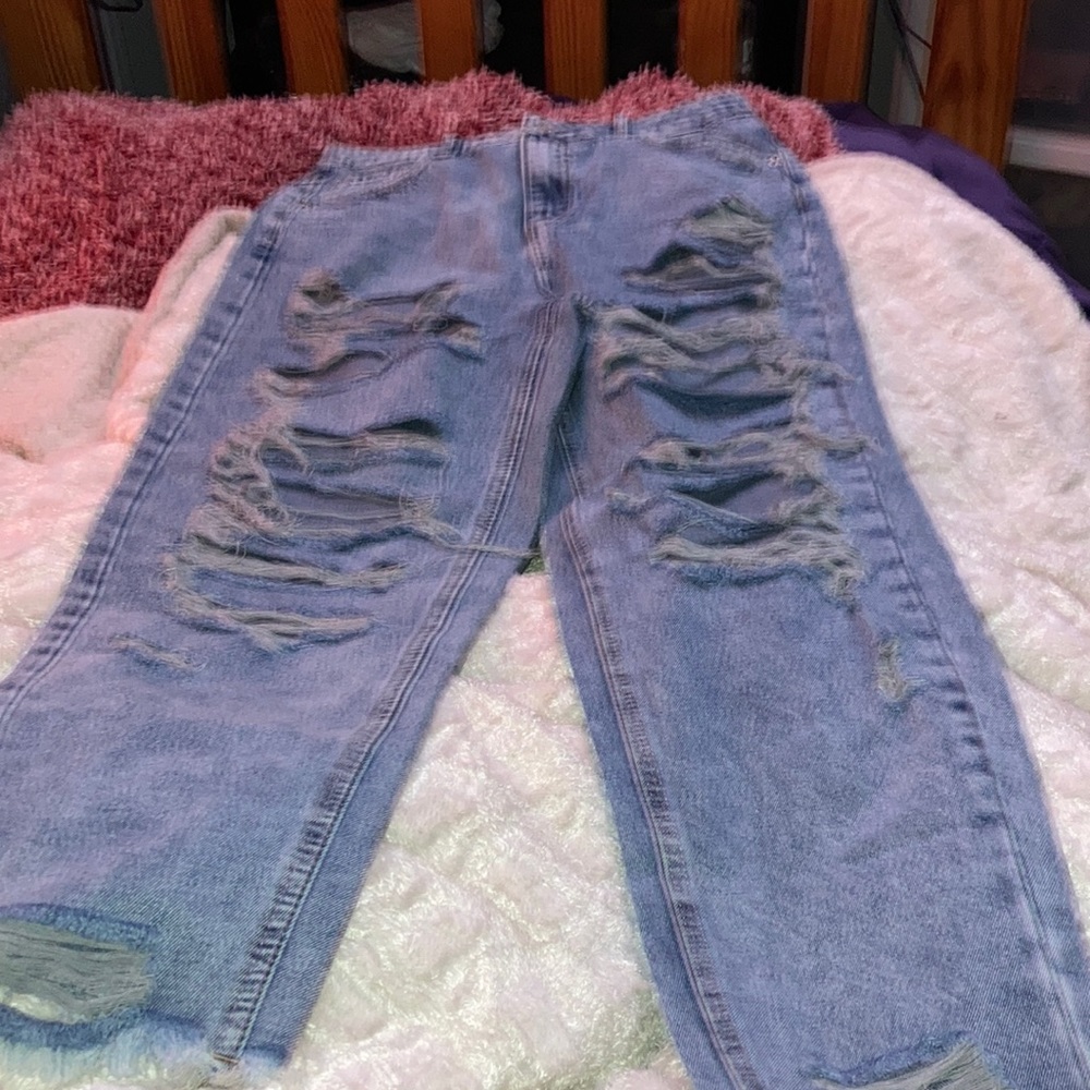 Jeans I got from SHEIN they don’t fit i don’t want them and I’m just cleaning